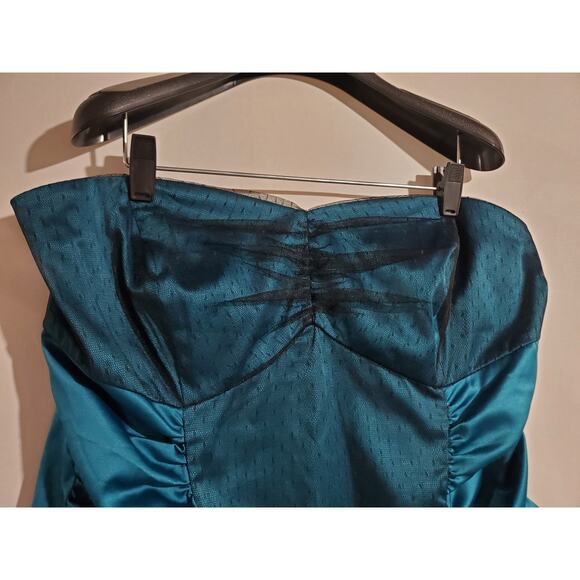 Vtg Torrid Satin Lace Sleeveless Top Plus Size 2X Y2K Sexy Going Out Whimsigoth - Picture 2 of 10